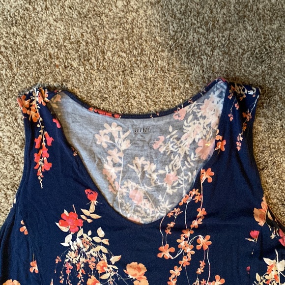 Floral sleeveless dress - Picture 2 of 2